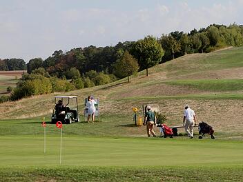 Blick auf den landschaftlich schön gelegenen Golfplatz des Golfclubs Haßberge über dem Maintal bei SteinbachGünther Geiling