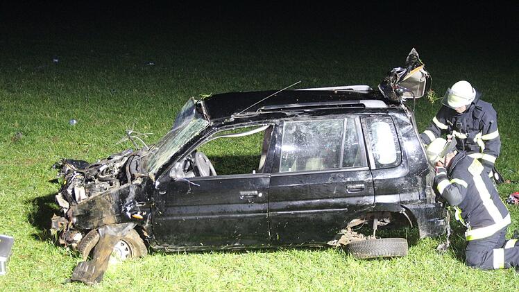 Mit seinem Auto hat sich ein 56-J&auml;hriger im Landkreis F&uuml;rth mehrfach &uuml;berschlagen. Foto: News5/Klein
