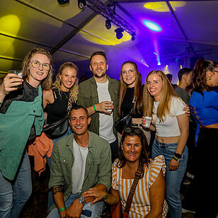 Partyzeltdorf mit 5 Areas!