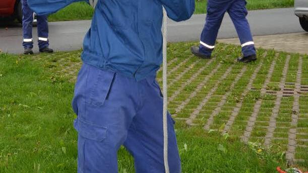 Die 15-jährige Nina Fleischmann aus Burggrub war schon zum dritten Mal beim Gemeinde-Cup dabei. Sie legte einen Brustbund mit Spierenstich an sich selbst an, der zur Absicherung dient.