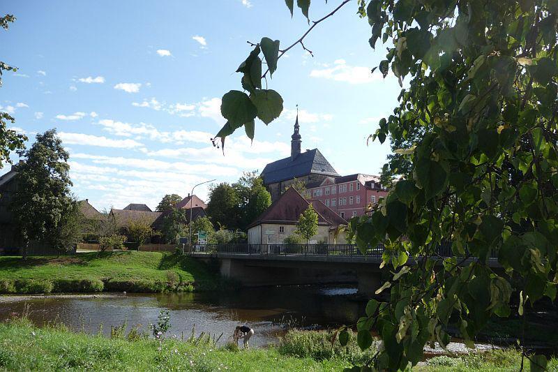 Blick vom weißen Main auf die Marienkirche