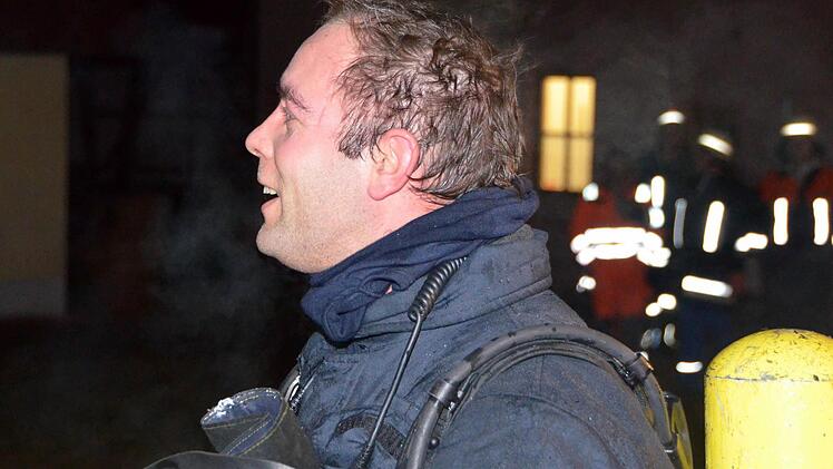 Atemsschutzträger nach dem Einsatz. Foto: Peter Rauch