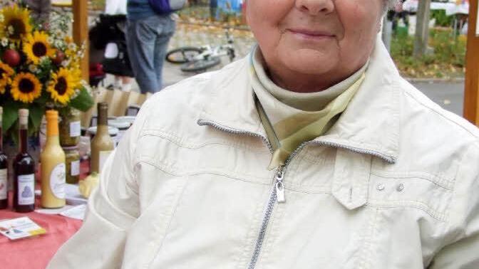 Eva Dötzauer aus Klingental im Vogtland kommt immer zu Besuch, wenn in Rödelsee Markt ist.