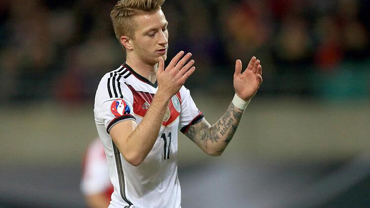Bittere Pille für Marco Reus. Der Dortmunder fährt nicht mit zur EM 2016 in Frankreich. Foto: Jens Wolf/dpa