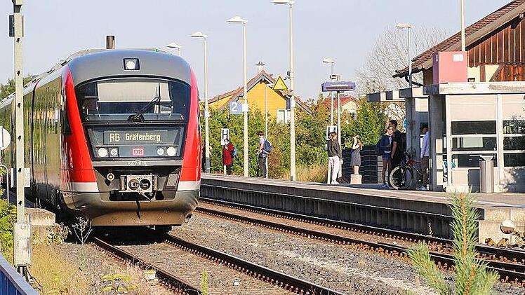 Am Eschenauer Bahnhof könnte künftig die Stadt-Umland-Bahn (Stub) auf die Gräfenbergbahn treffen.  Foto: Jennifer Opel