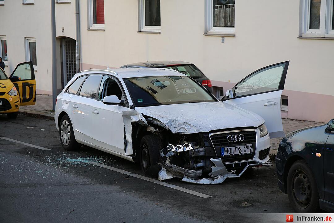 Schwerer Unfall im Stadtgebiet Hof ? Mehrere Fahrzeuge beteiligt