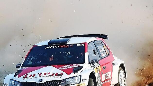 Einen souver&auml;ner Gesamtsieg fuhr das Duo f&uuml;r Dinkel/F&uuml;rst bei der ADAC-Drei-St&auml;dte-Rallye in Straubing ein. Foto: Sascha D&ouml;rrenb&auml;cher