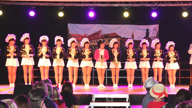 Der Landrat ist stolz auf seine BlumazupferJohanna Blum