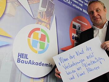"Wenn der Wind der Veränderung weht, bauen wir Windmühlen und keine Mauern", sagt Peter Heil. Fotos: Benedikt Borst