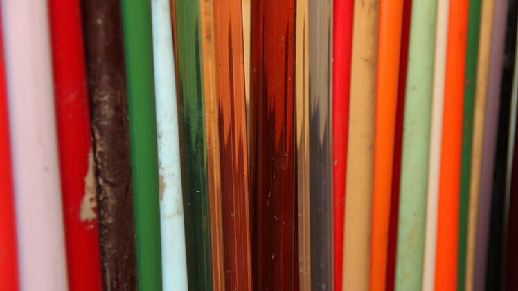 Knöpfe, Schmuck und viel mehr Kunstvolles wurde einst in Weidenberg aus Glas gefertigt. Foto: Katharina Müller-Sanke