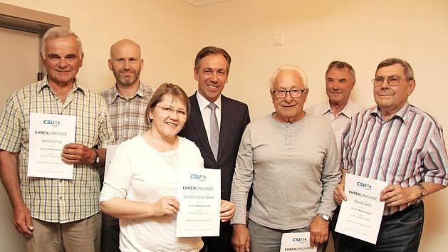 Von links: Herbert Fink, Georg Mayer, Ute-Christine Geiler, Alexander Tritthart, Georg Maier, Georg Trescher und Georg Seitz Foto: Sänger