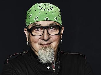 Der bekannte Koch Stefan Marquard zeigt am Beruflichen Schulzentrum in Kulmbach, wie Mensaessen richtig lecker werden kann. Foto: privat