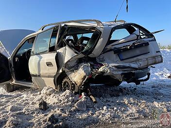 B2 bei Heroldsberg: Zwei schwere Verkehrsunfälle führen zu Sperrungen - Rettungshubschrauber im Einsatz