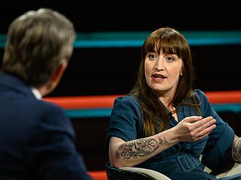Linken-Politikerin Heidi Reichinnek hält wenig von Merz' Kabinett.