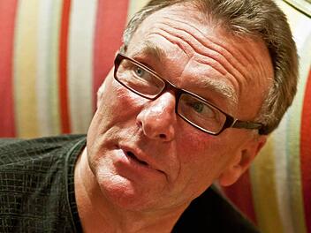 Manfred Kern bei seiner ersten Lesung in Coburg.Fotos: Jochen Berger