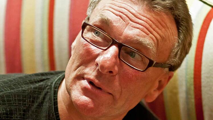 Manfred Kern bei seiner ersten Lesung in Coburg.Fotos: Jochen Berger