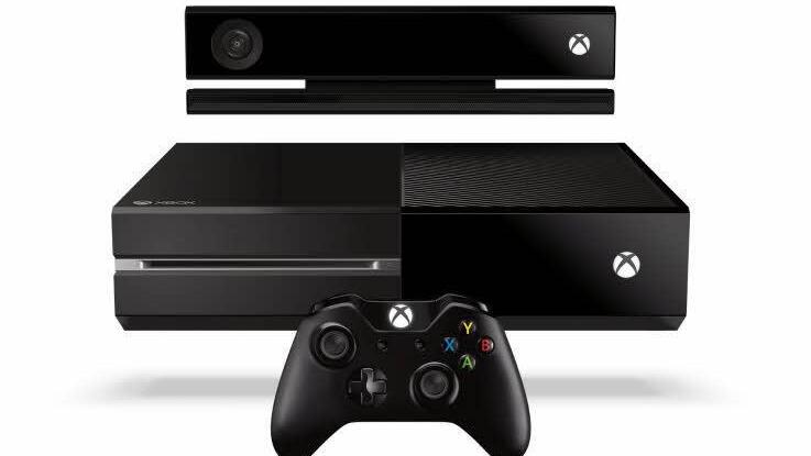Die neue Spiele-"Kiste" von Microsoft: schlicht, schwarz, elegant. Vor allem der neue Controller und die verbesserte Kinect-Steuerleiste der Xbox One haben Fans direkt überzeugt. Foto: dpa