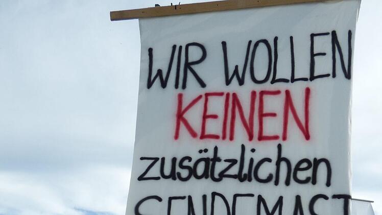 Archivbild von den Protesten der BI gegen den Funkmastbau  bei Dietzhof. Foto: Thomas Weichert