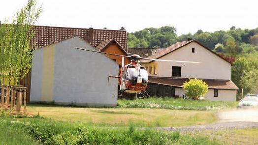 Ein Hubschrauber war an die Unfallstelle in Recheldorf gerufen worden.  Foto: News5/Merzbach