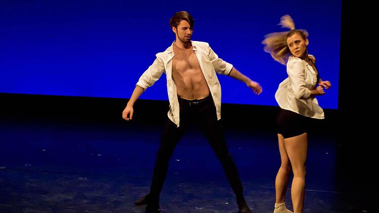 Impressionen vom Tanztheaterabend in der Coburger ReithalleFoto: Jochen Berger