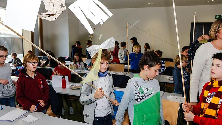 Schatten haben schon immer Künstlerinnen und Künstler inspiriert. Am Samstag auch die jungen Studierenden an der Bamberger Kinder-Uni.  Foto: Matthias Hoch