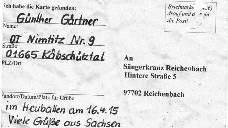 Etwas zerknittert, aber gut lesbar kam die Karte nach fast zwei Jahren zurück. Foto: Arnold Nöth