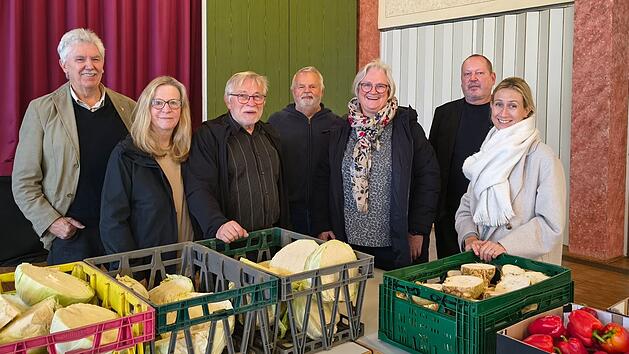 Kitzingen: Ehrenamtliche verteilen Lebensmittel an Bed&uuml;rftige