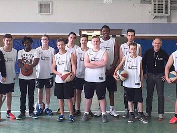 Die Basketballer der Mittelschule Münnerstadt erkämpften sich die Teilnahme am Bezirksfinale. Foto: Michael Kübert