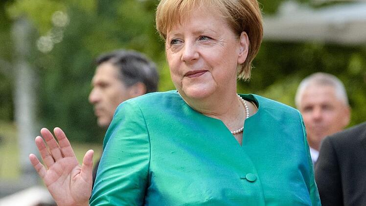 Bundeskanzlerin Angela Merkel (CDU) kommt auch 2019 zu den Richard-Wagner-Festspielen nach Bayreuth. Foto: Matthias Balk/dpa