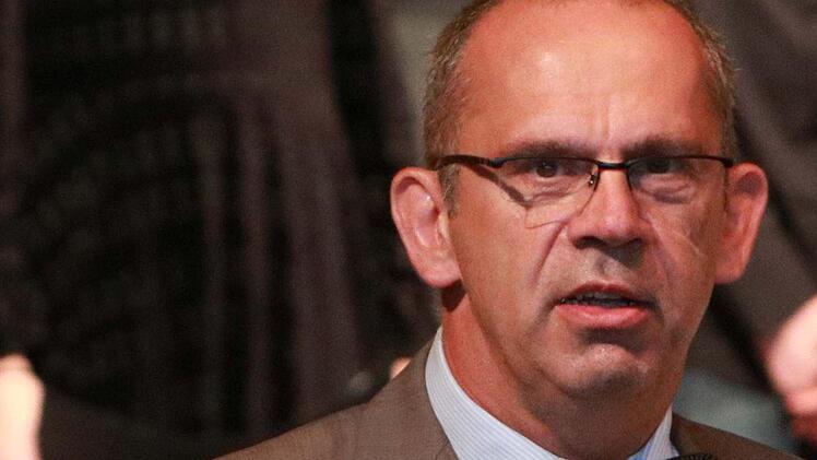 Impressionen vom Sommerkonzert des Gymnasiums Ernestinum im Coburger Kongresshaus: Schulleiter Bernd JakobFoto: Jochen Berger