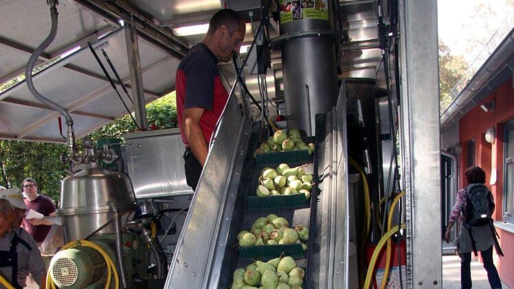 Der Andrang war heuer wegen der guten Obsternte sehr groß.   Foto: Richard Sänger