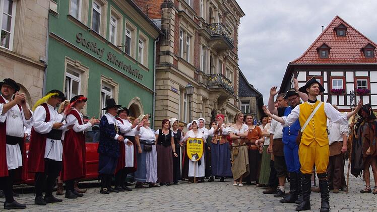 Siegessicher stellten sich die Teilnehmer vor dem Wettkampf vor. Foto: Heike Sch&uuml;lein