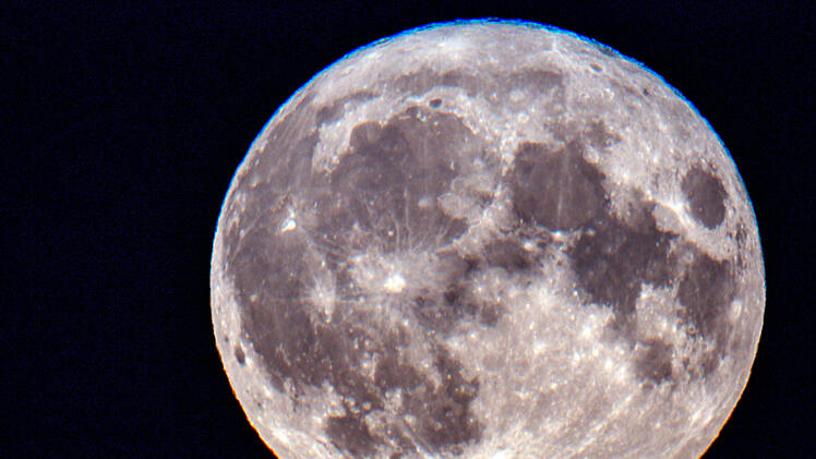 Mondgestein wird in Bayreuth untersucht