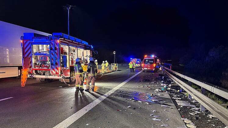 Schwerer Unfall auf A9 bei M&uuml;nchberg - drei Verletzte
