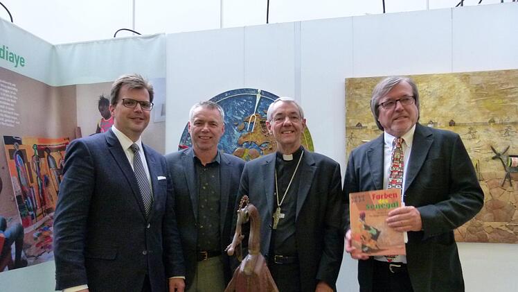 Von links: Bürgermeister Christian Lange, Initiator Michael Kleiner, Erzbischof Ludwig Schick und Professor Gerhard Seitz