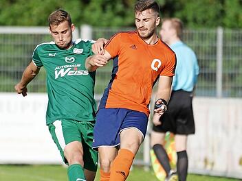 Levin Pauli (hier gegen Quelle F&uuml;rth) brachte den TSV Neudrossenfeld gegen den Baiersdorfer SV zun&auml;chst in F&uuml;hrung. Die Gastgeber konnten ausgleichen, das Spiel war bis zum Ende hart umk&auml;mpft.  Foto: P. Mularczyk/ Archiv