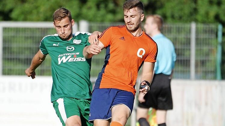 Levin Pauli (hier gegen Quelle F&uuml;rth) brachte den TSV Neudrossenfeld gegen den Baiersdorfer SV zun&auml;chst in F&uuml;hrung. Die Gastgeber konnten ausgleichen, das Spiel war bis zum Ende hart umk&auml;mpft.  Foto: P. Mularczyk/ Archiv