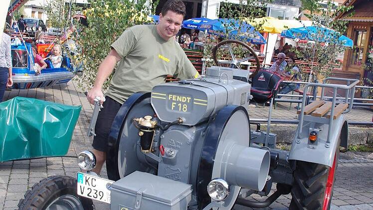 Marco Fleischmann und sein Fendt von 1939 Foto: Heike Schülein