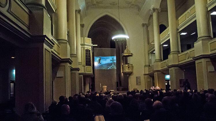 Zahlreiche Zuhörer erlebten das Gedenkkonzert für den vor einem Jahr verstorbenen Sängerkreis-Vorsitzenden Günter Freitag in der Coburger Morizkirche. Gestaltet wurde es vom Kammerchor "Ziemlich beste Stimmen" unter der Leitung von Carolin Heckel.Foto: Jochen Berger