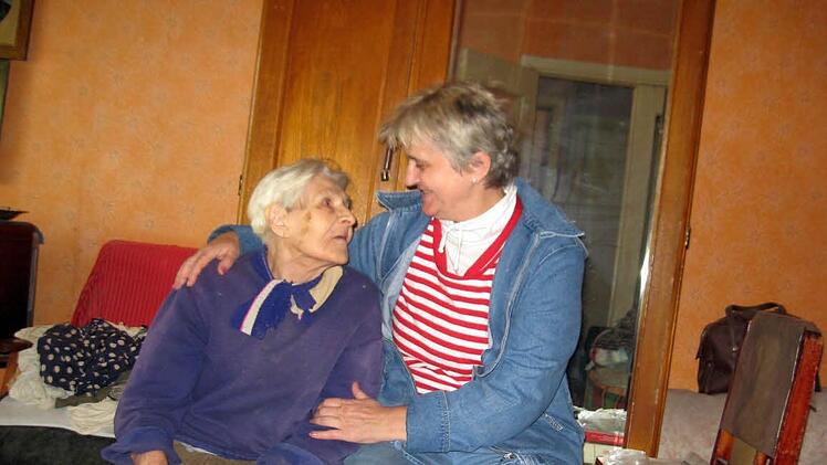 Während ihres Einsatzes in Bischkek im Jahr 2008 besuchte Gudrun Binder diese bedürftige Seniorin.  Foto: privat