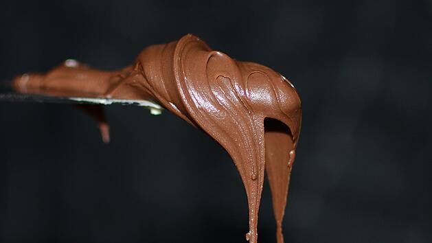 Symbolbild: Schokoaufstrich, Haselnuss, Nutella