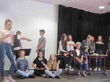 Mit dem Stück "Ohne Ende Wände" eröffnet die Theatergruppe des Gymnasiums Albertinum am Sonntag (1. Juli, 18 Uhr) das Festival für Junges Theater.privat