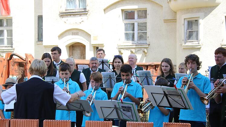 Die Sanierung des Spinnstuben-Ensembles hat begonnen. Foto: Jürgen Gärtner