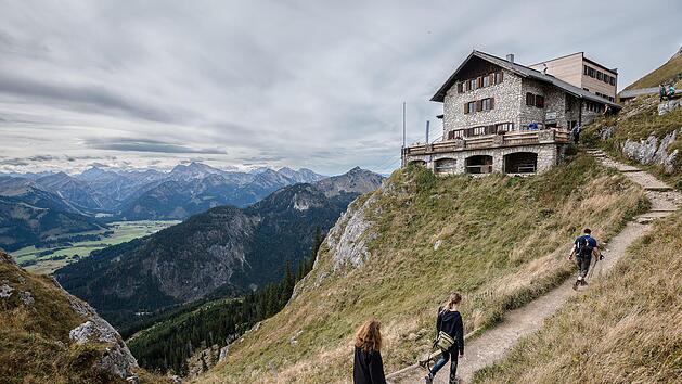 Die Kissinger Hütte ist ein beliebtes Wanderziel in den Allgäuer Alpen.  Foto: Nicolas Armer/dpa