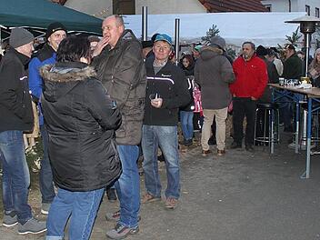 Der Lützelsdorfer Adventsmarkt wurde bisher immer gut angenommen, für dieses Jahr fehlt jedoch noch die Genehmigung. Und wegen der geplanten Typisierungsaktion herrscht bei den Organisatoren im Moment auch noch etwas Unsicherheit. Foto: Carmen Schwind