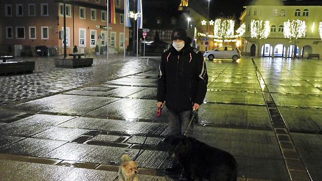 Roland ist eine Stunde mit seinen Hunden unterwegs. Fotos: Horst Wunner