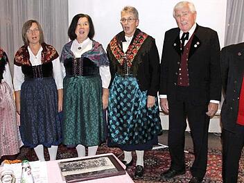 Die Egloffsteiner "Burgspatzen" bei ihrem Auftritt während des Ehrungsabends  Fotos: Reinhard Löwisch