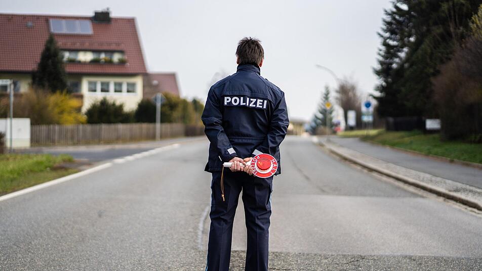 Die Ausgangssperre wird kommen, weil die Leute es anders nicht begreifen. Je früher, desto besser. Nur so kann man die Ausbreitung des Coronavirus effektiv eindämmen. Symbolfoto: Nicolas Armer/dpa +++ dpa-Bildfunk