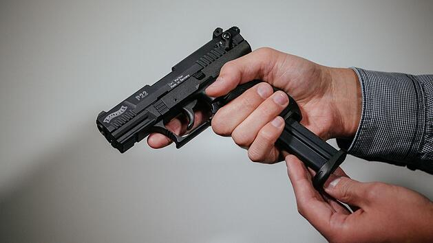 Fahrer f&auml;hrt auf A93 im Kreis Hof unter Drogeneinfluss und mit CO2-Waffe