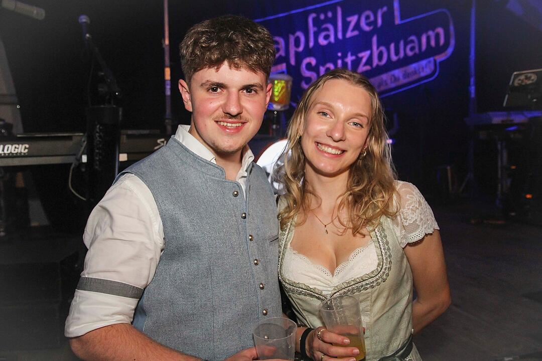 Gro&szlig;losnitz feiert!